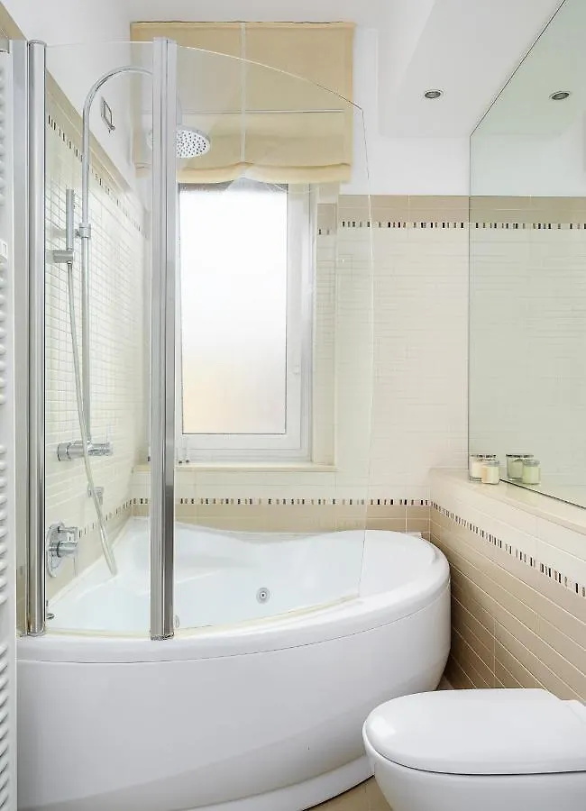 Appartamento Stylish condo with jacuzzi garibaldi sempione 85m2 Milano