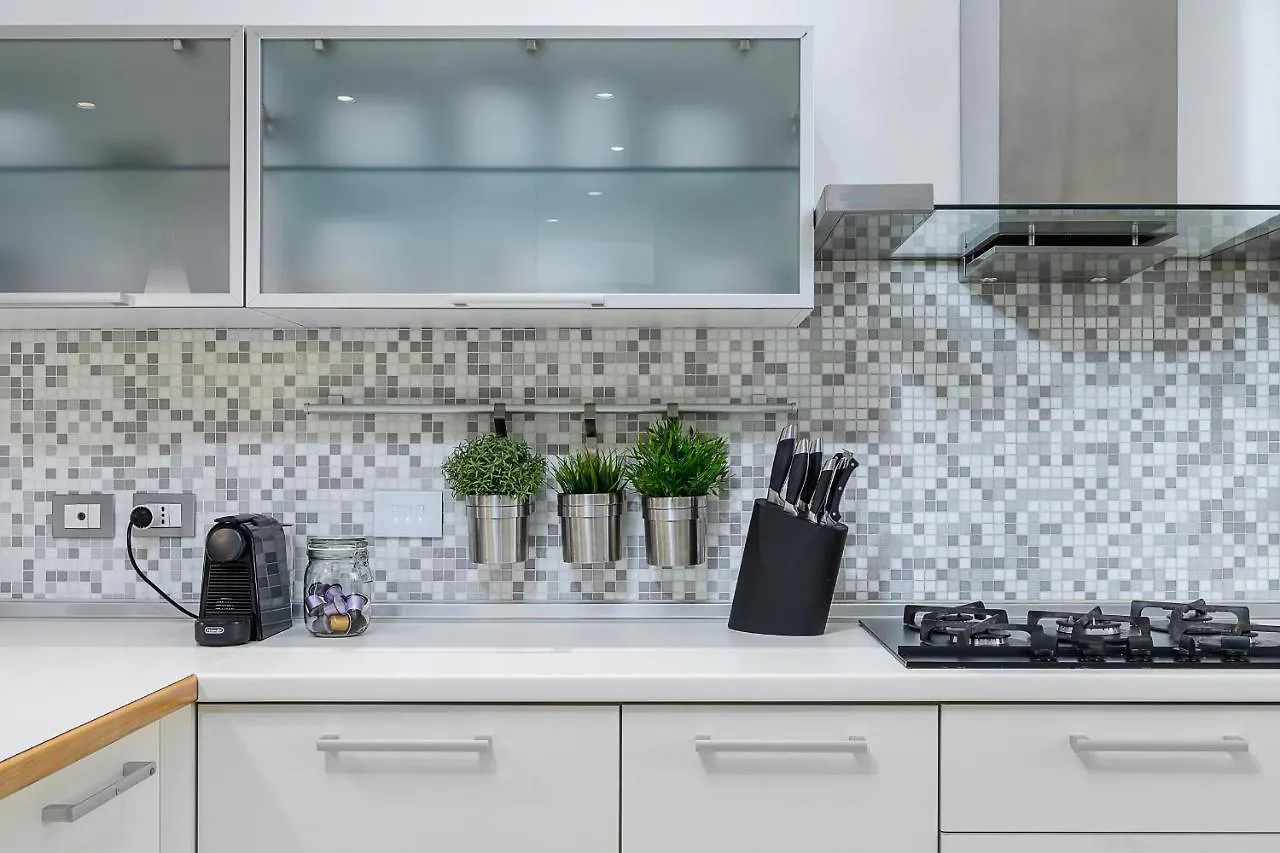 Stylish condo with jacuzzi garibaldi sempione 85m2 Milano