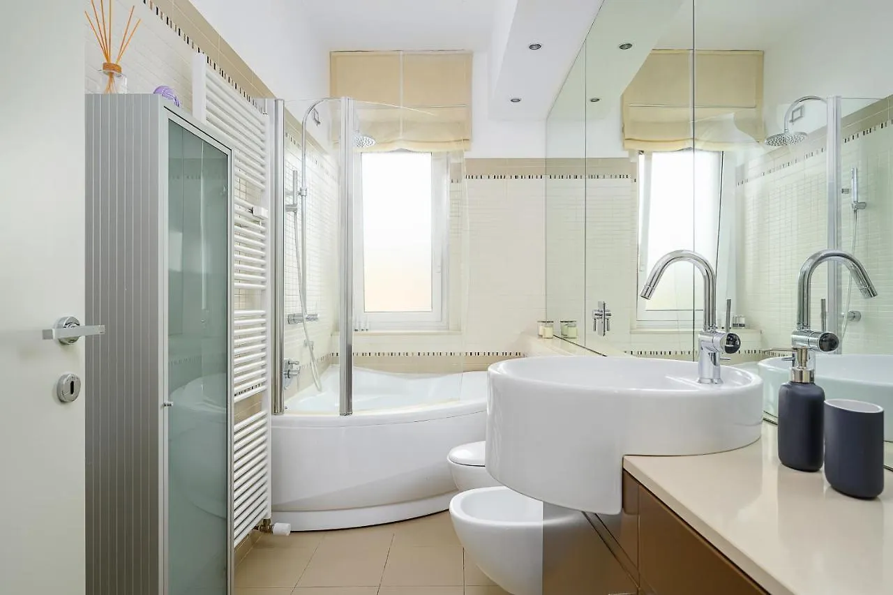 Stylish Condo Garibaldi Sempione 85M2 - Self Check-In Milan
